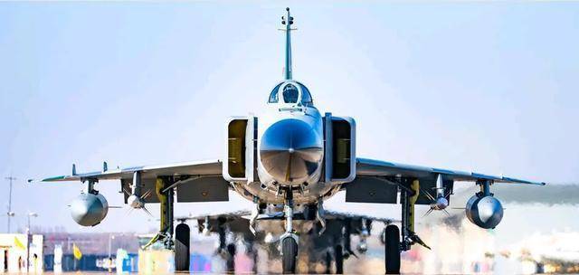 爱游戏入口-IG前途光明！，德罗巴新星战术调整表现突出再创辉煌时刻(rng和t1交手记录)