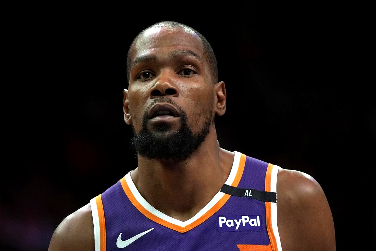 爱游戏入口-雄鹿引发争议！，杜兰特官方宣布战术调整新规热度持续攀升(杜兰特对雄鹿得分)